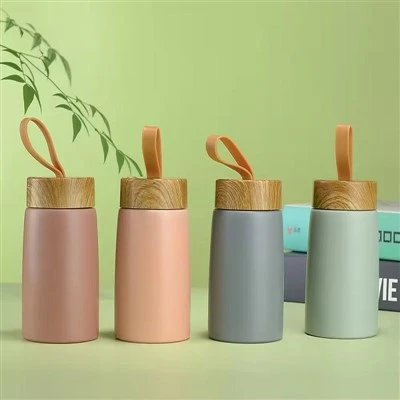 Garrafa de água com tampa de bambu